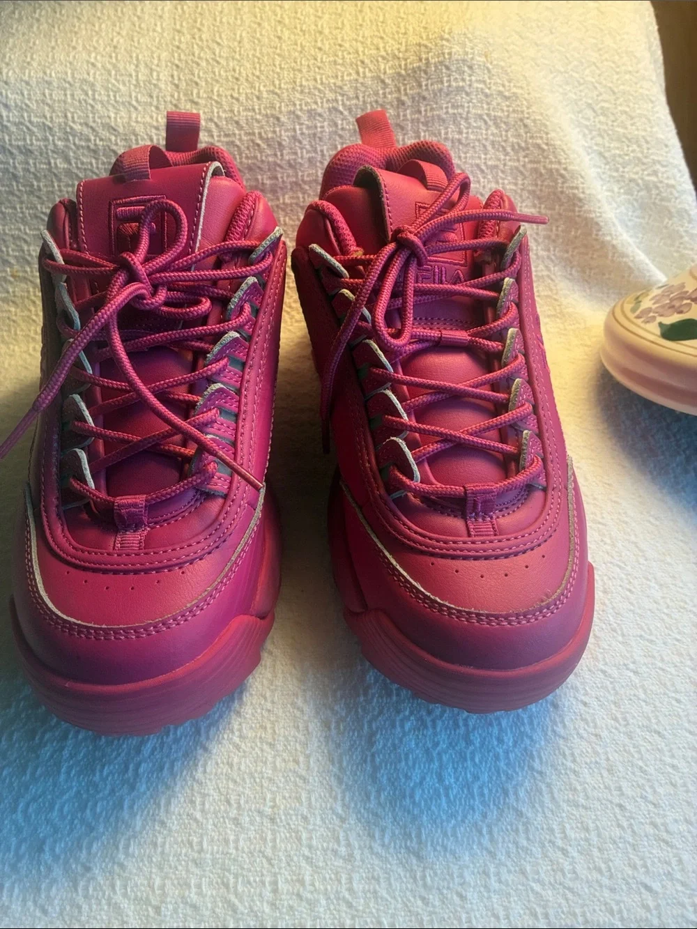 FILA WOMENS WEDGE PINK SNEAKER EMBROIDERED FILA LOGOS 8 CUSHION COMFORT